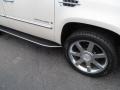 White Diamond - Escalade AWD Photo No. 3