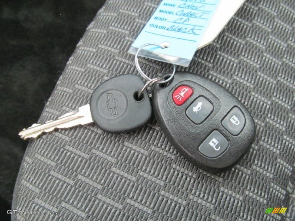 2010 Chevrolet Cobalt LT Coupe Keys Photos