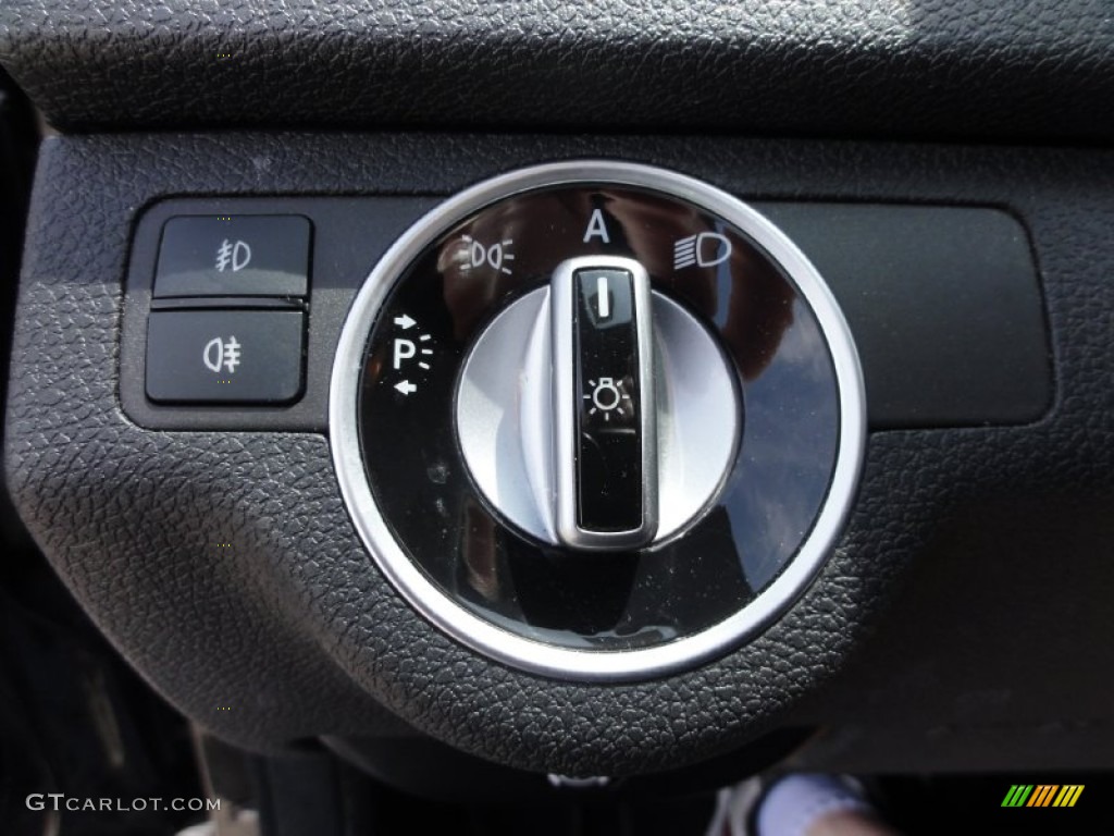 2011 Mercedes-Benz C 63 AMG Controls Photo #66597449