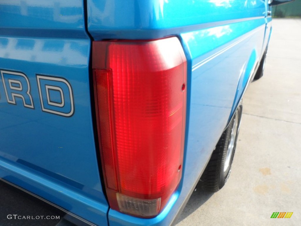 1995 F150 XL Regular Cab - Bright Sapphire Pearl Metallic / Blue photo #16