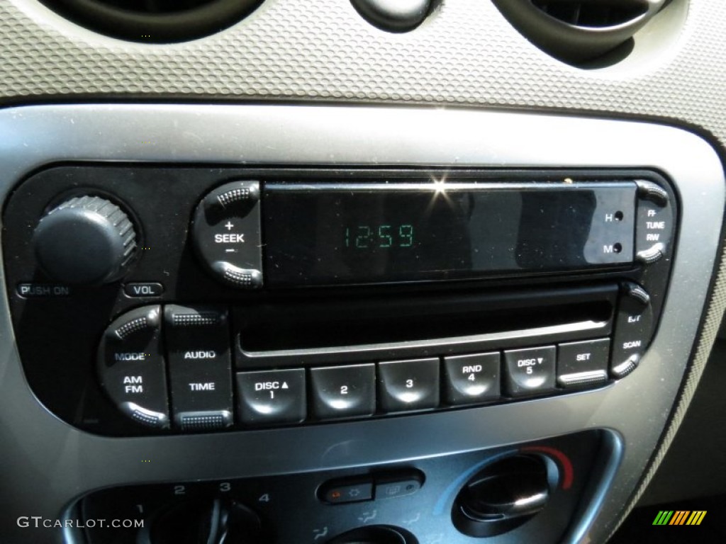 2006 Jeep Liberty Limited 4x4 Audio System Photo #66607613