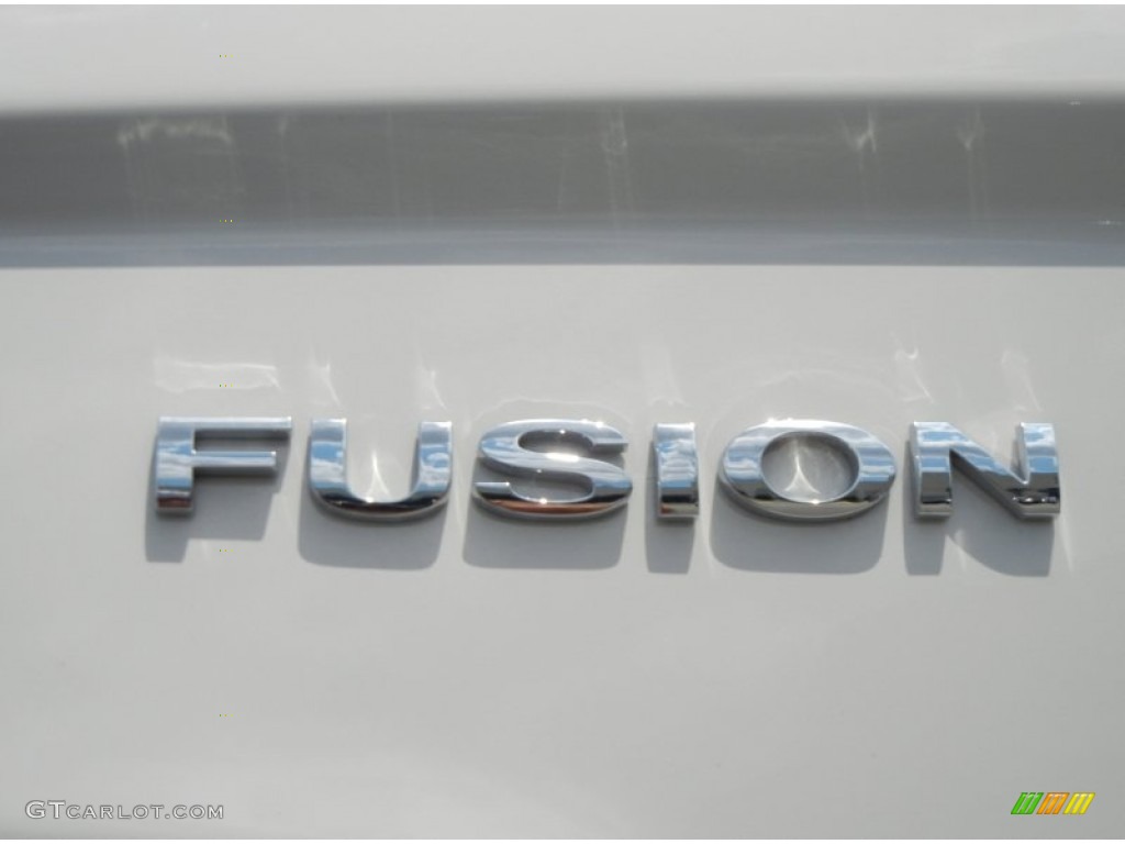 2012 Ford Fusion S Marks and Logos Photos