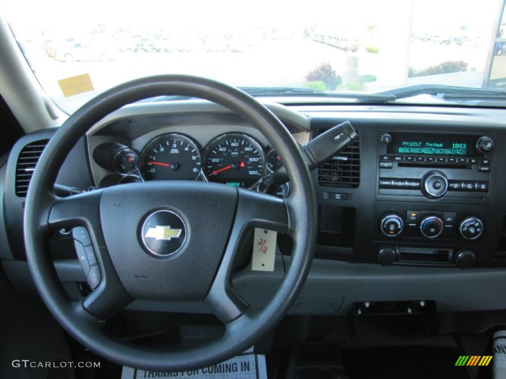 2010 Chevrolet Silverado 2500HD Extended Cab 4x4 Dashboard Photos