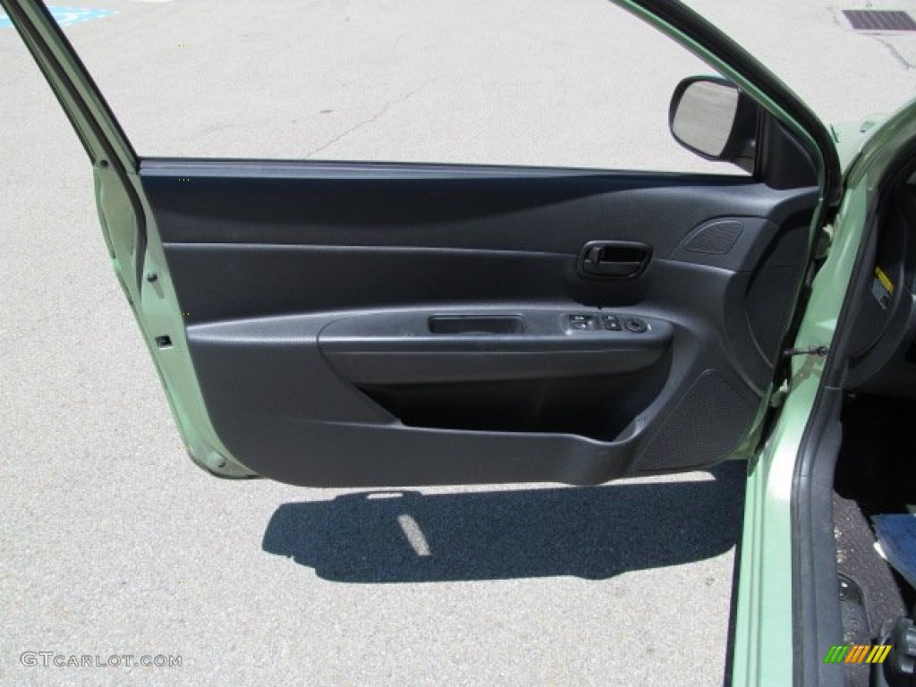 2011 Hyundai Accent GL 3 Door Door Panel Photos