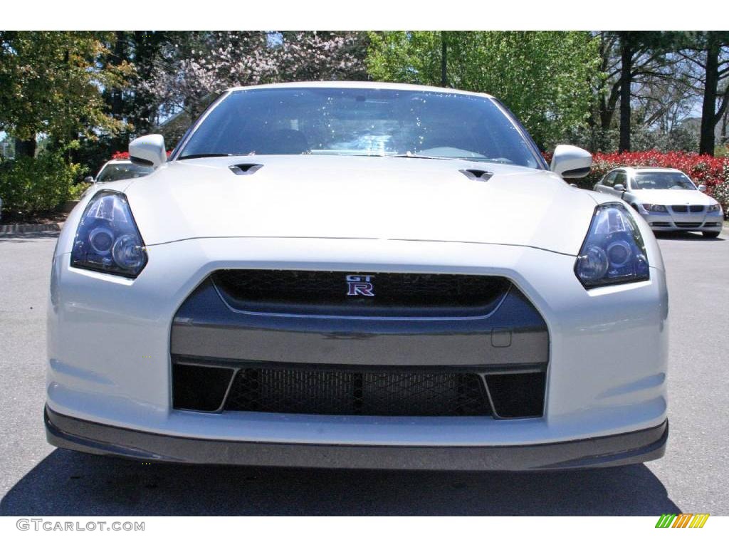 2009 GT-R Premium - Ivory White / Gray photo #2