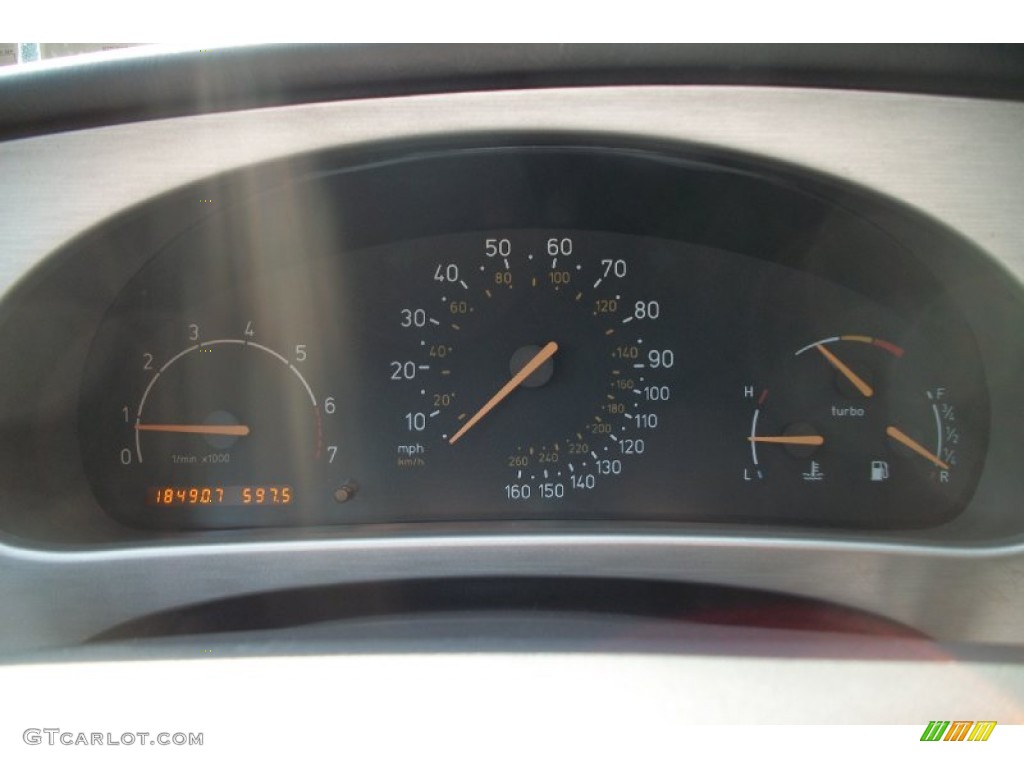 2004 Saab 9-5 Aero Sedan Gauges Photo #66622802