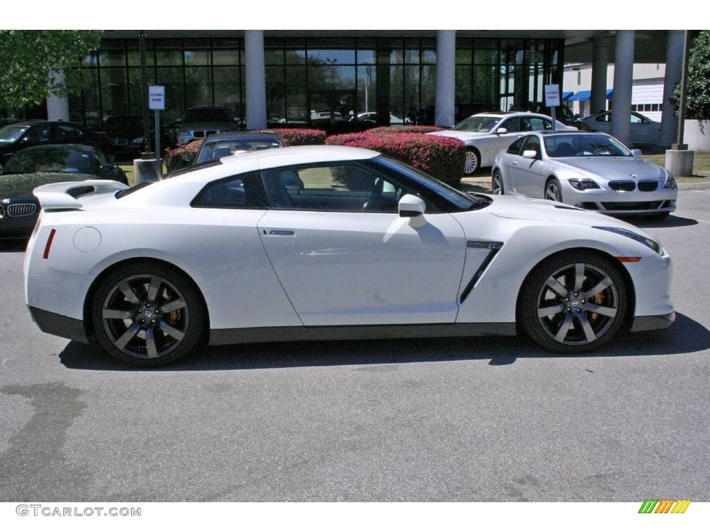 2009 GT-R Premium - Ivory White / Gray photo #8