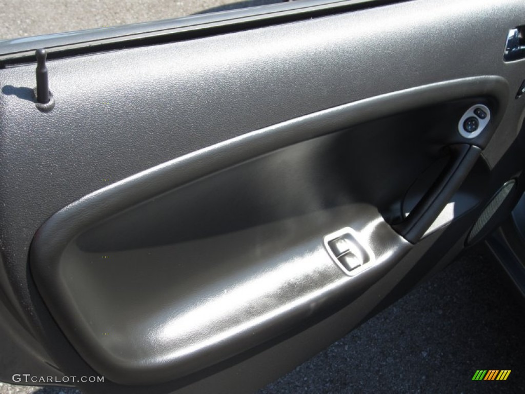 2007 Solstice GXP Roadster - Sly Gray / Ebony photo #44