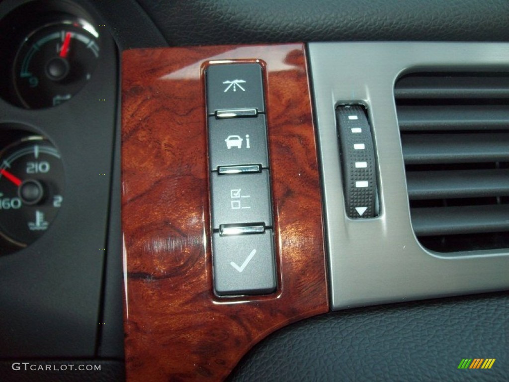 2012 Chevrolet Suburban LS 4x4 Controls Photo #66627599