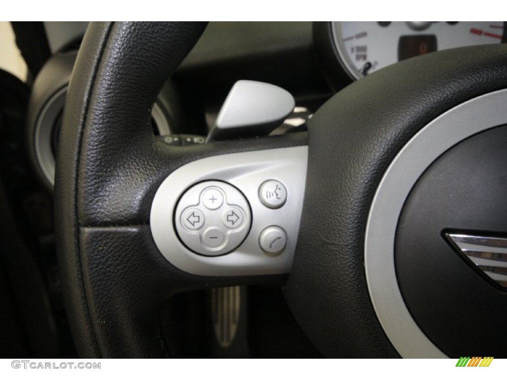 2009 Mini Cooper S Hardtop Controls Photo #66629525
