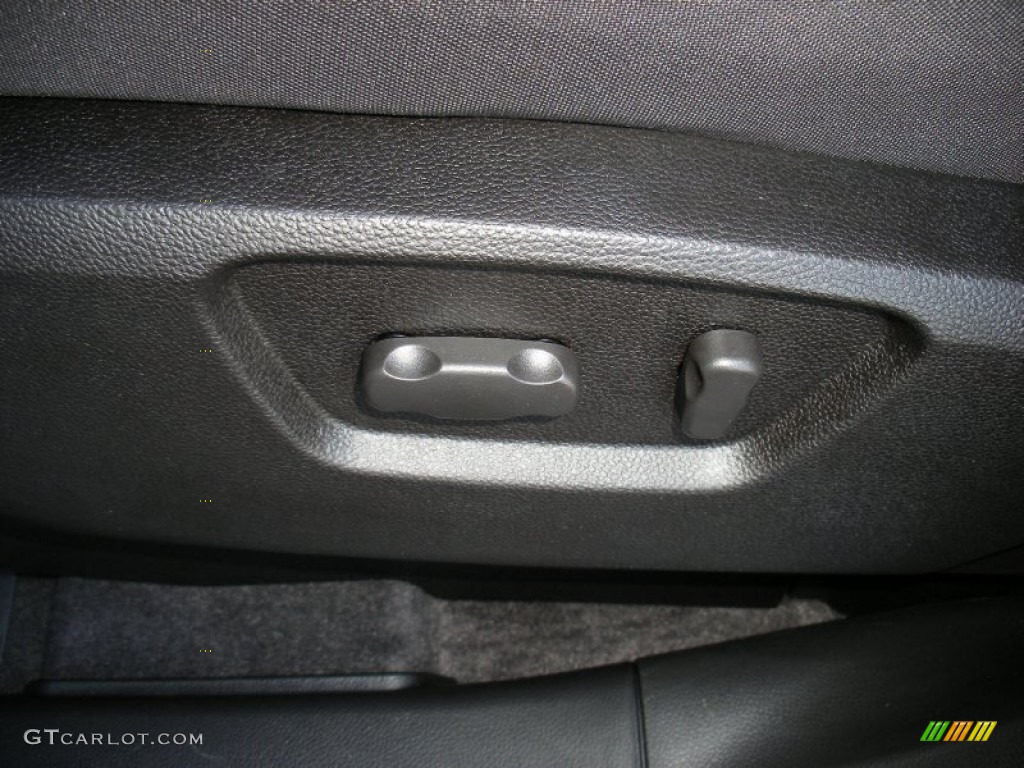 2012 Chevrolet Captiva Sport LS Controls Photo #66640226