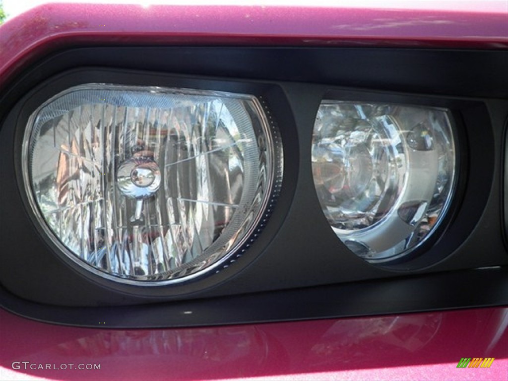 2010 Challenger R/T Classic Furious Fuchsia Edition - Furious Fuchsia / Pearl White Leather photo #3