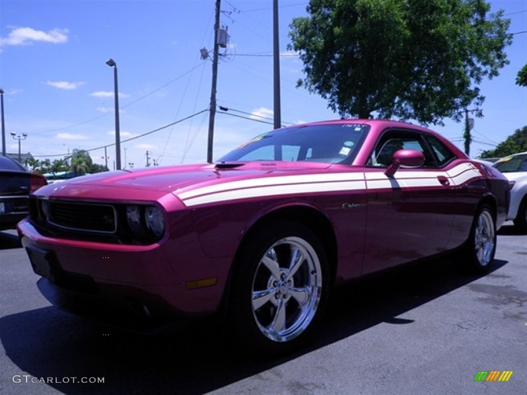 2010 Challenger R/T Classic Furious Fuchsia Edition - Furious Fuchsia / Pearl White Leather photo #7