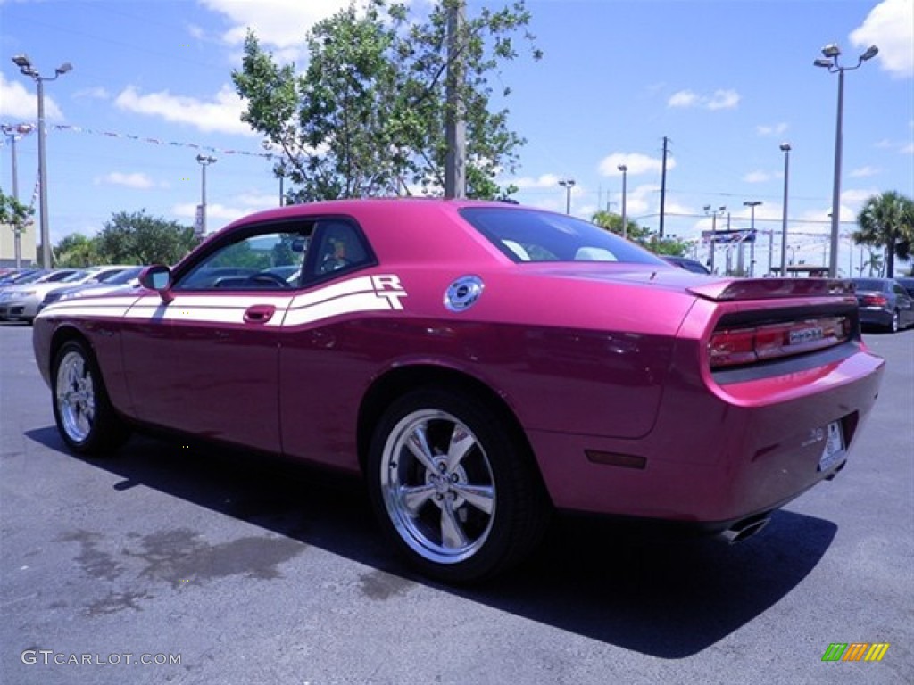 2010 Challenger R/T Classic Furious Fuchsia Edition - Furious Fuchsia / Pearl White Leather photo #11