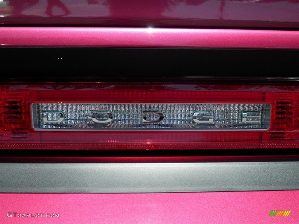 2010 Challenger R/T Classic Furious Fuchsia Edition - Furious Fuchsia / Pearl White Leather photo #15