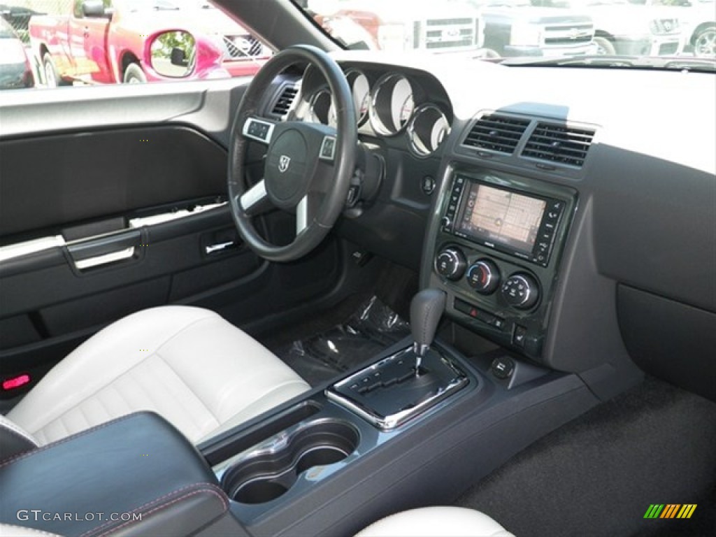 2010 Challenger R/T Classic Furious Fuchsia Edition - Furious Fuchsia / Pearl White Leather photo #22
