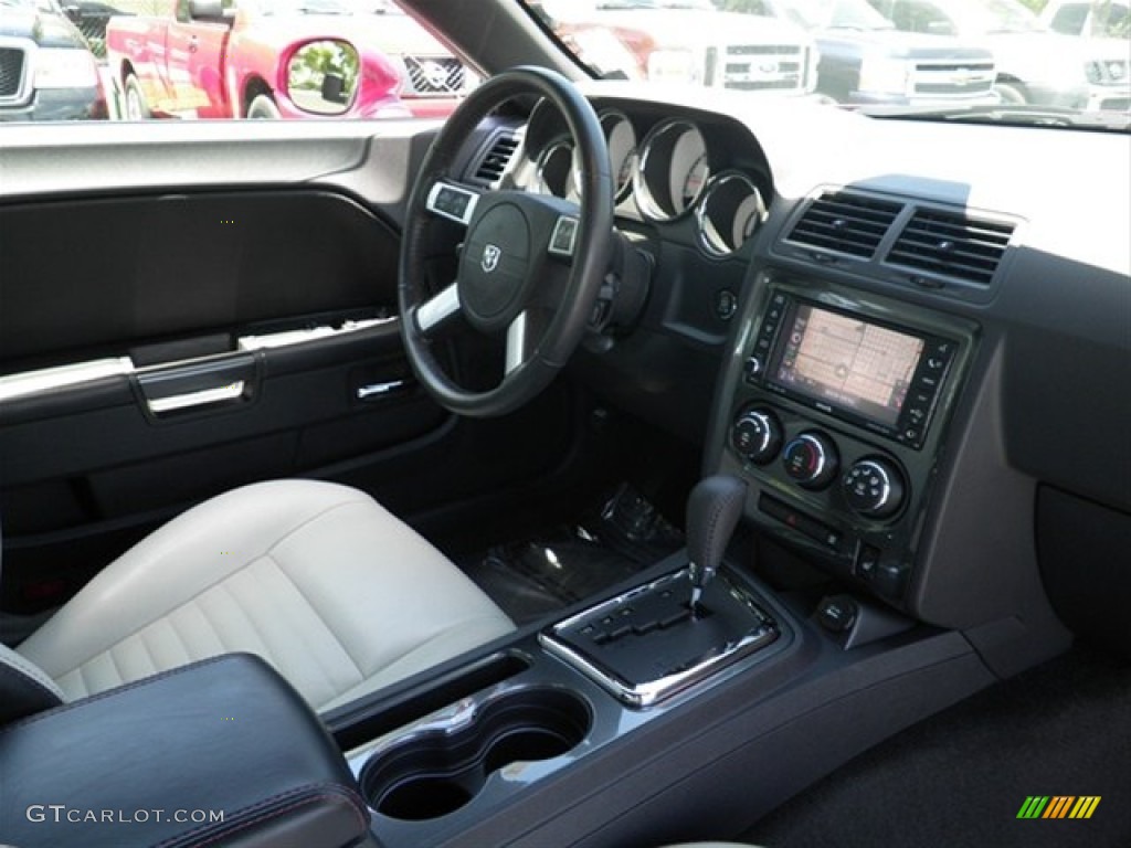 2010 Challenger R/T Classic Furious Fuchsia Edition - Furious Fuchsia / Pearl White Leather photo #24