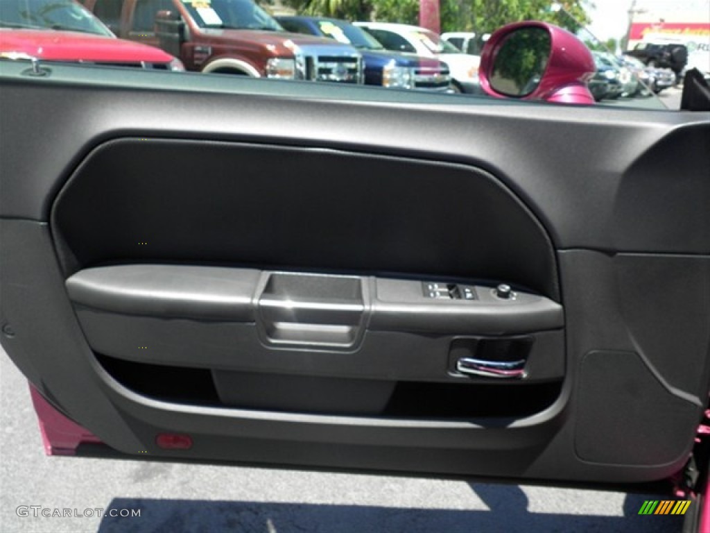 2010 Dodge Challenger R/T Classic Furious Fuchsia Edition Door Panel Photos