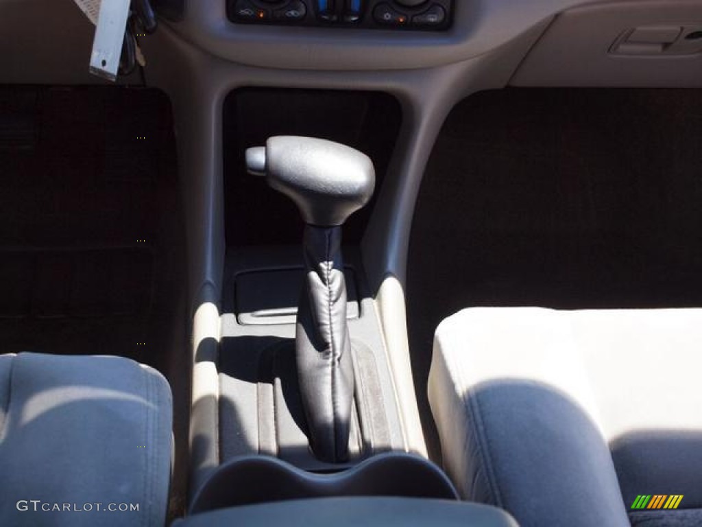2004 Impala  - White / Medium Gray photo #13
