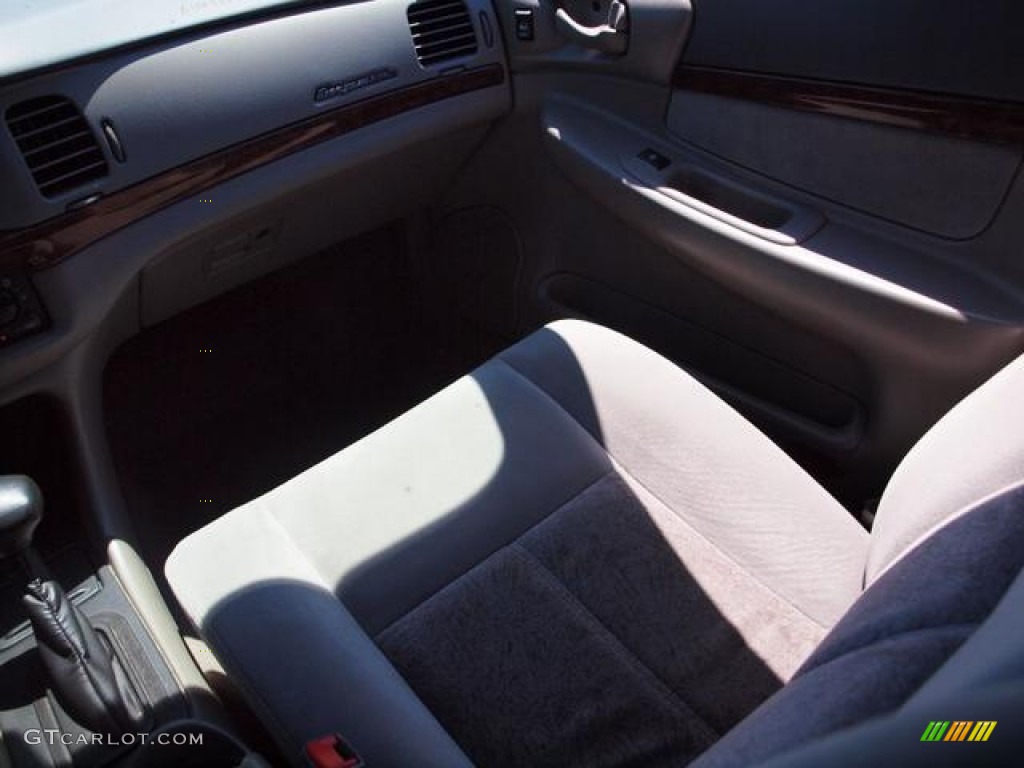 2004 Impala  - White / Medium Gray photo #14