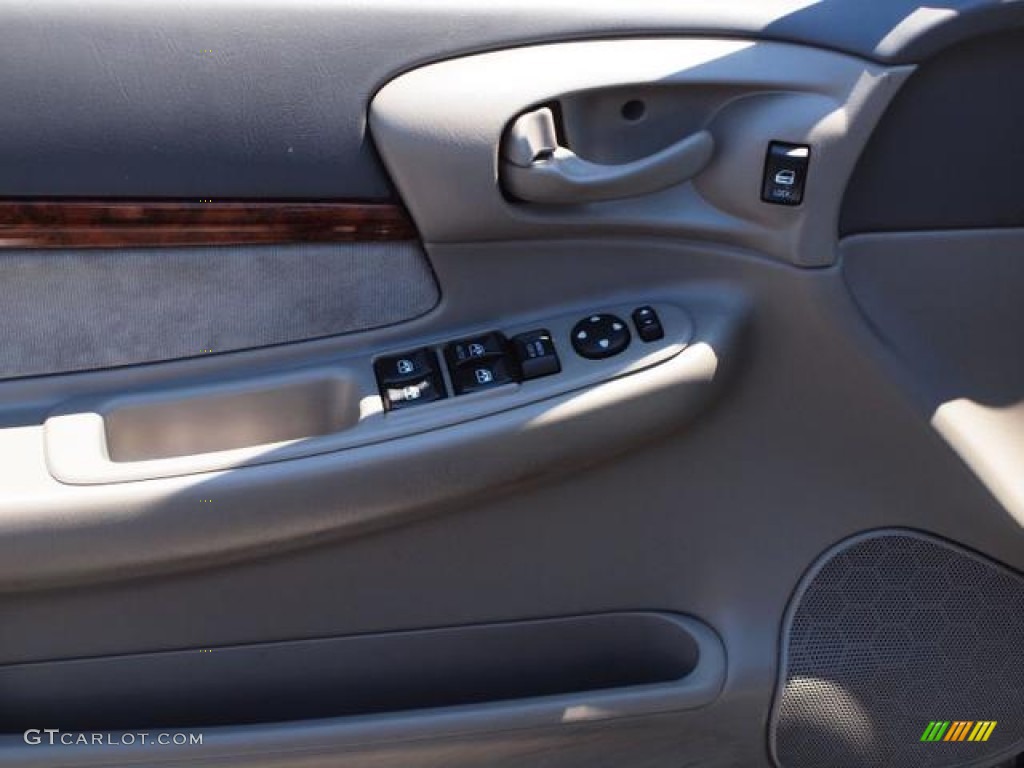 2004 Impala  - White / Medium Gray photo #15