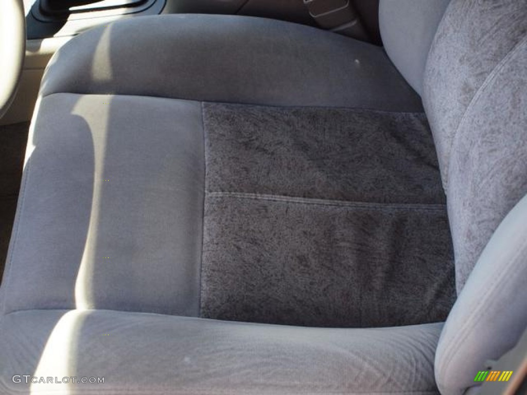 2004 Impala  - White / Medium Gray photo #16