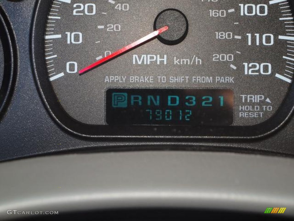 2004 Impala  - White / Medium Gray photo #17