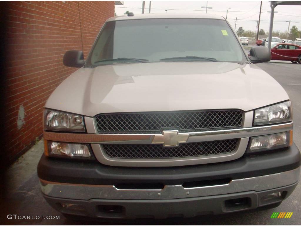 2005 Silverado 1500 LS Crew Cab 4x4 - Sandstone Metallic / Medium Gray photo #3