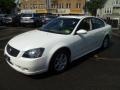 2005 Satin White Pearl Nissan Altima 3.5 SL  photo #1