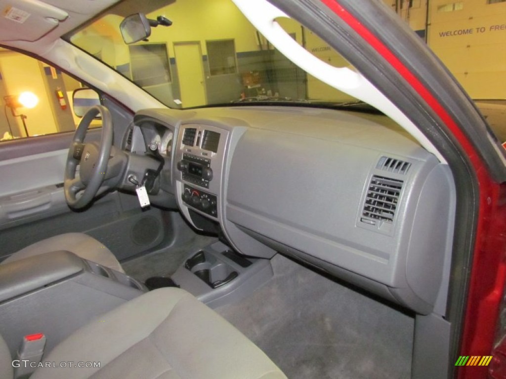 2006 Dakota SLT Quad Cab 4x4 - Flame Red / Medium Slate Gray photo #22