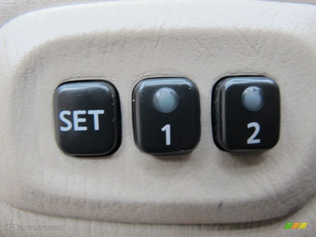 2001 QX4 4x4 - Black Obsidian / Stone Beige photo #41