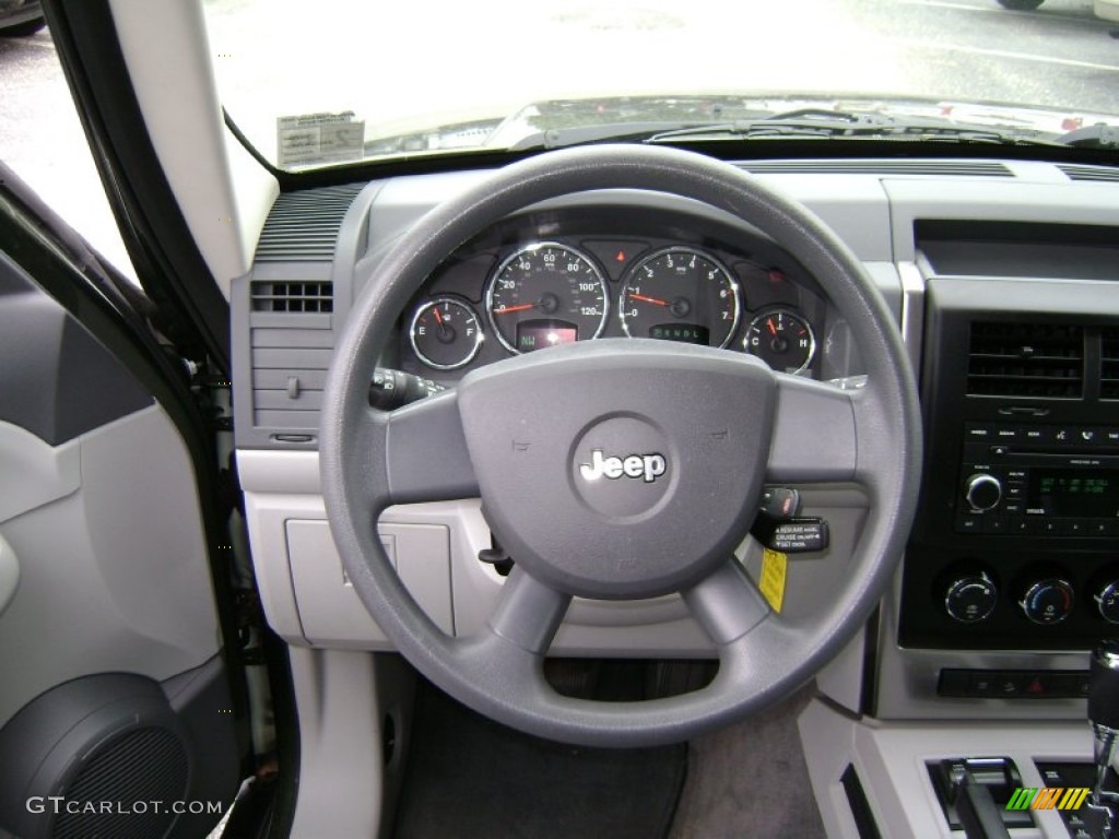 2008 Liberty Sport 4x4 - Jeep Green Metallic / Pastel Slate Gray photo #13