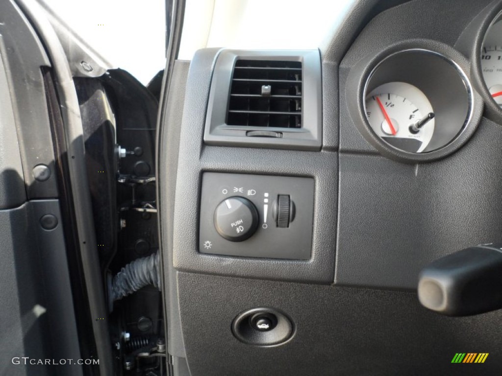 2008 Dodge Charger SRT-8 Controls Photos