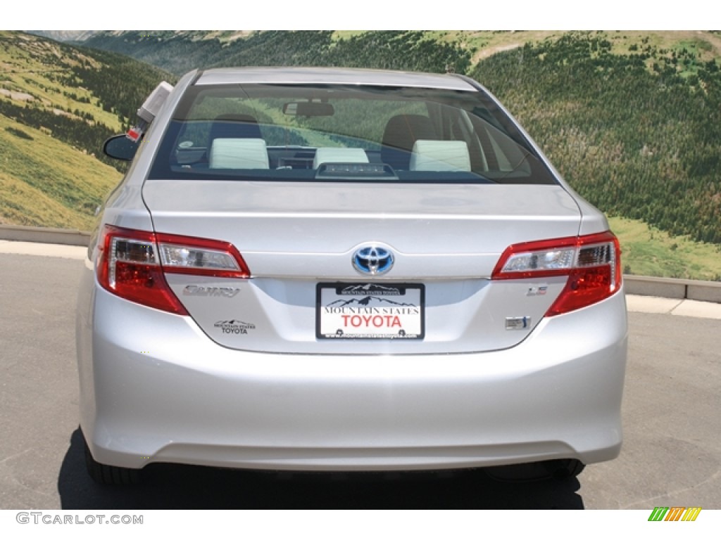 2012 Camry Hybrid LE - Classic Silver Metallic / Ash photo #4