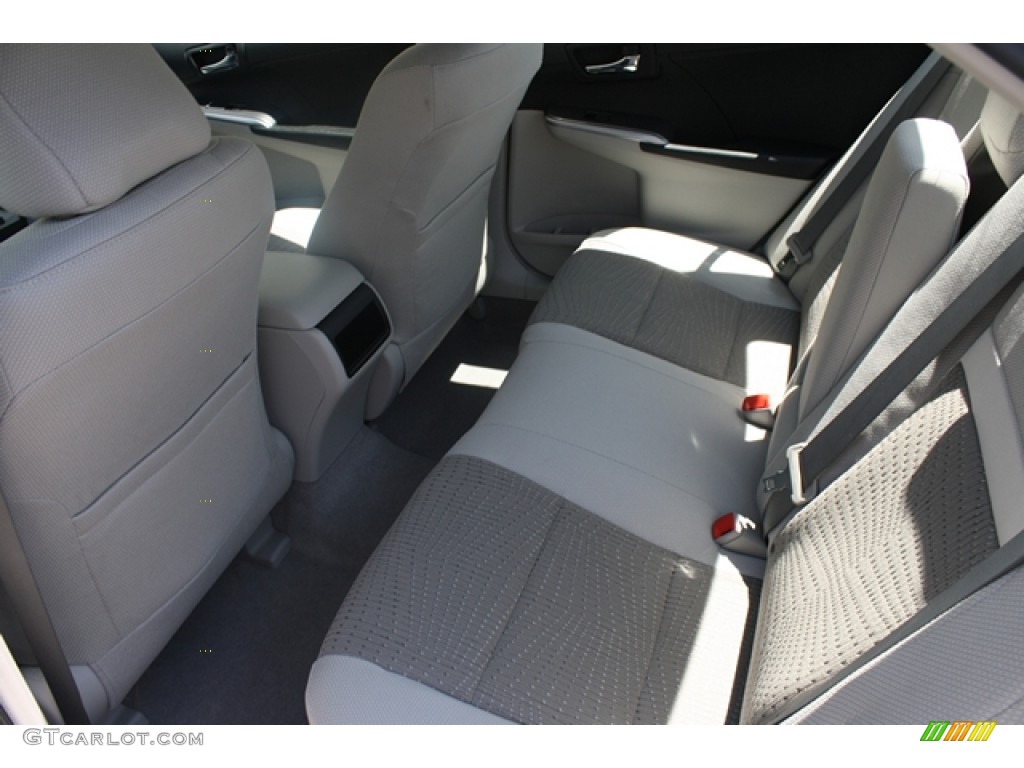 2012 Camry Hybrid LE - Classic Silver Metallic / Ash photo #6