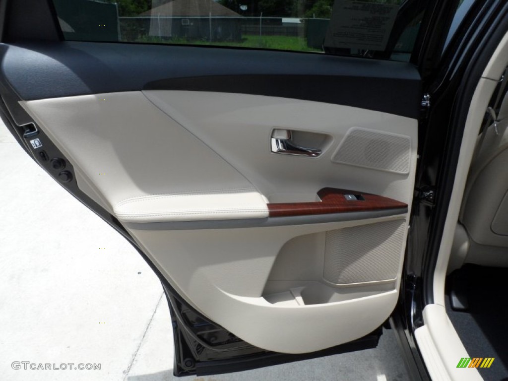 2012 Toyota Venza Limited Ivory Door Panel Photo #66656264