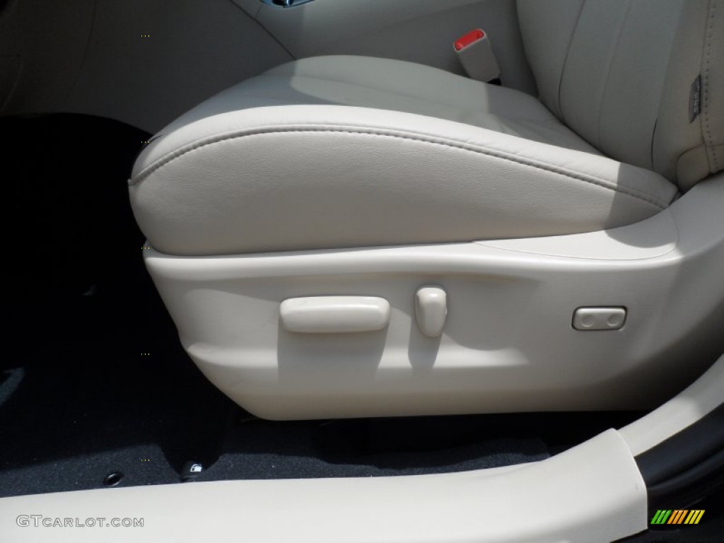 Ivory Interior 2012 Toyota Venza Limited Photo #66656303