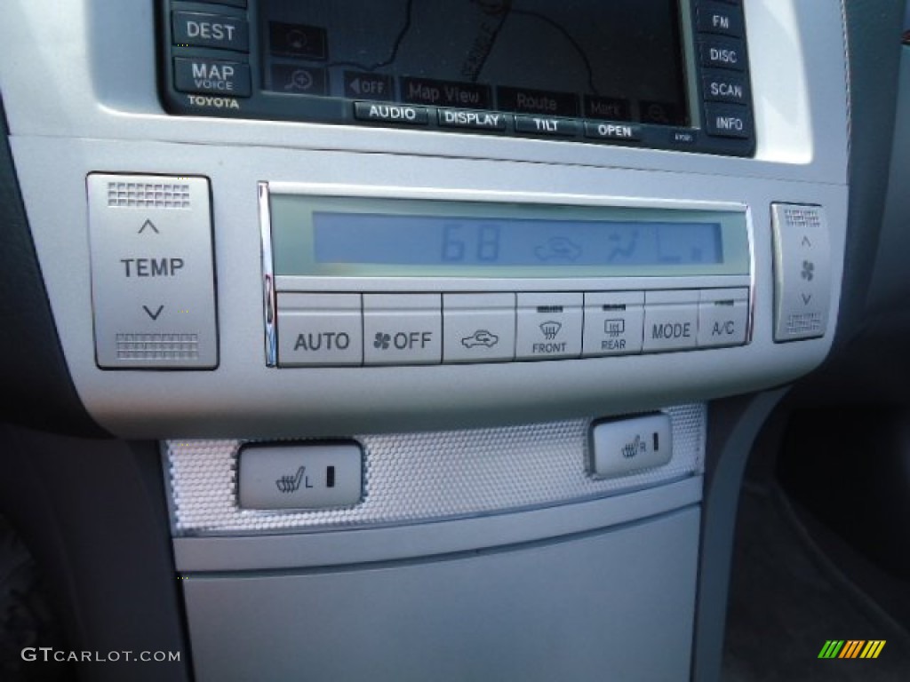 2005 Toyota Solara SLE V6 Convertible Controls Photo #66657084