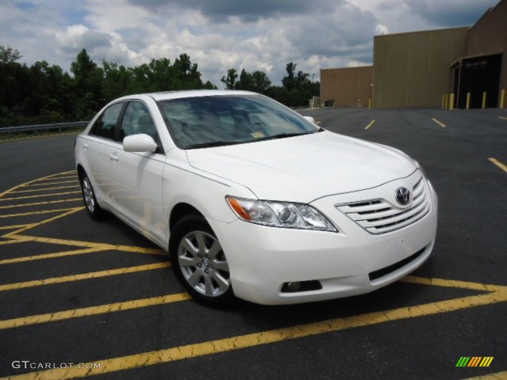 2009 Camry XLE - Super White / Ash photo #1