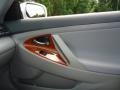 Super White - Camry XLE Photo No. 25