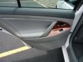 Super White - Camry XLE Photo No. 28