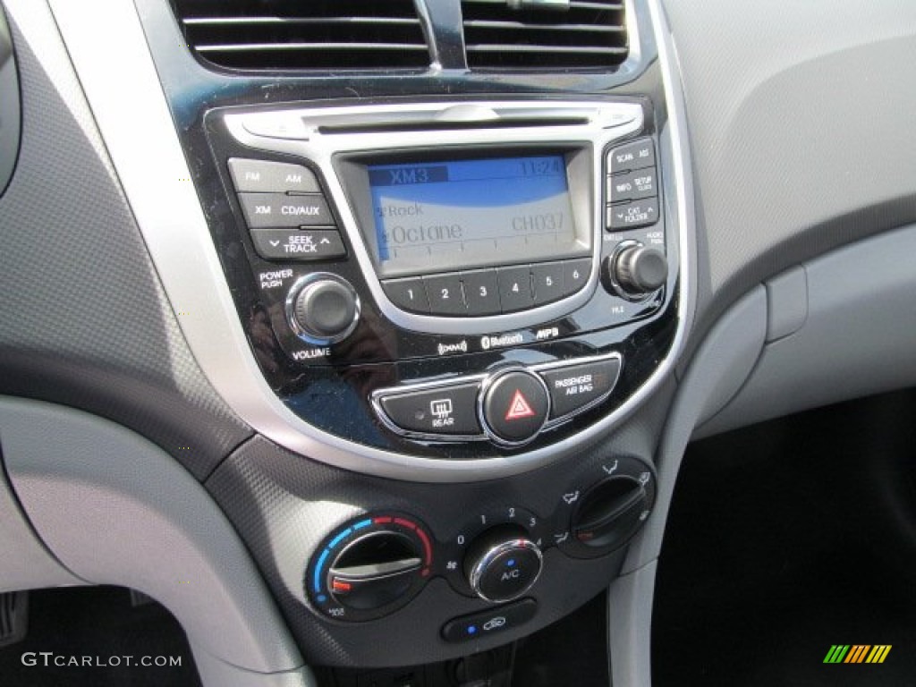 2013 Hyundai Accent GLS 4 Door Controls Photo #66658955