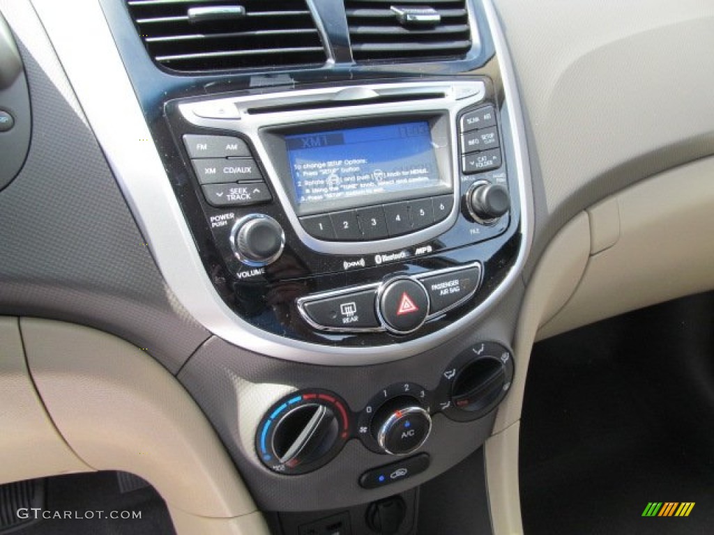 2013 Hyundai Accent GLS 4 Door Controls Photo #66659054