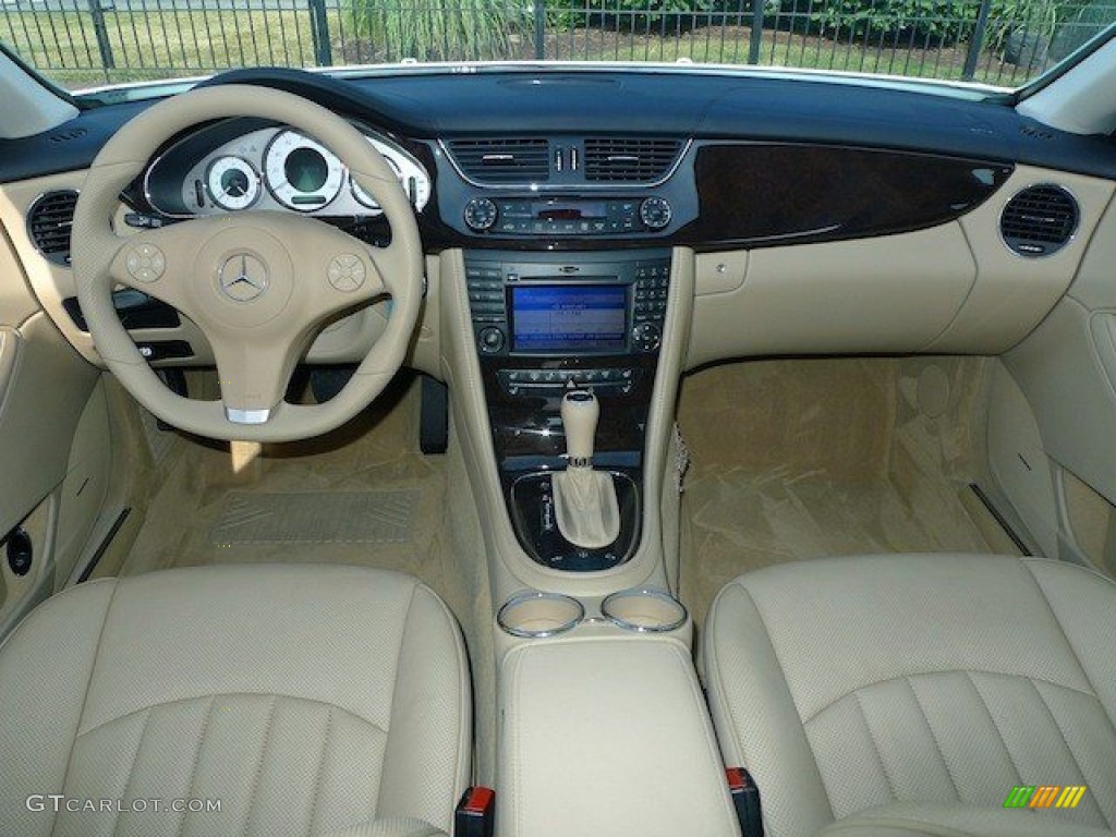 2011 Mercedes-Benz CLS 550 Cashmere Dashboard Photo #66661613