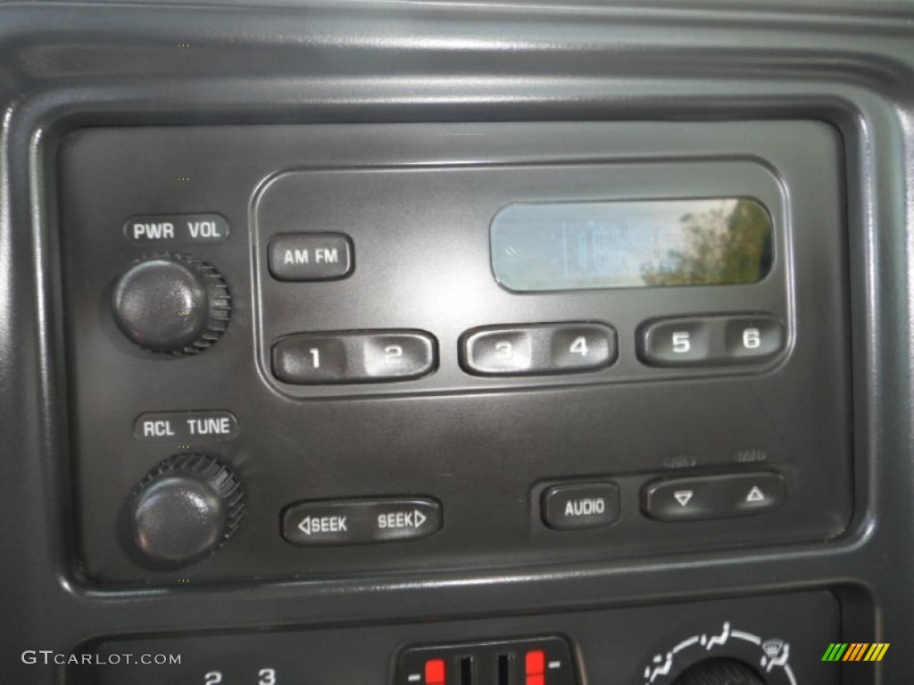 2007 GMC Sierra 2500HD Classic Regular Cab 4x4 Controls Photo #66663812