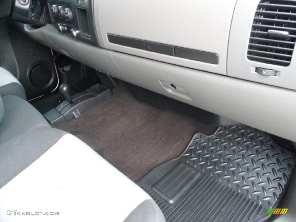 2009 Silverado 1500 LS Crew Cab 4x4 - Silver Birch Metallic / Dark Titanium photo #30