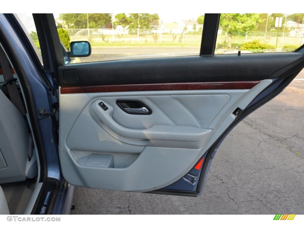 2002 BMW 5 Series 525i Sedan Sand Door Panel Photo #66666920