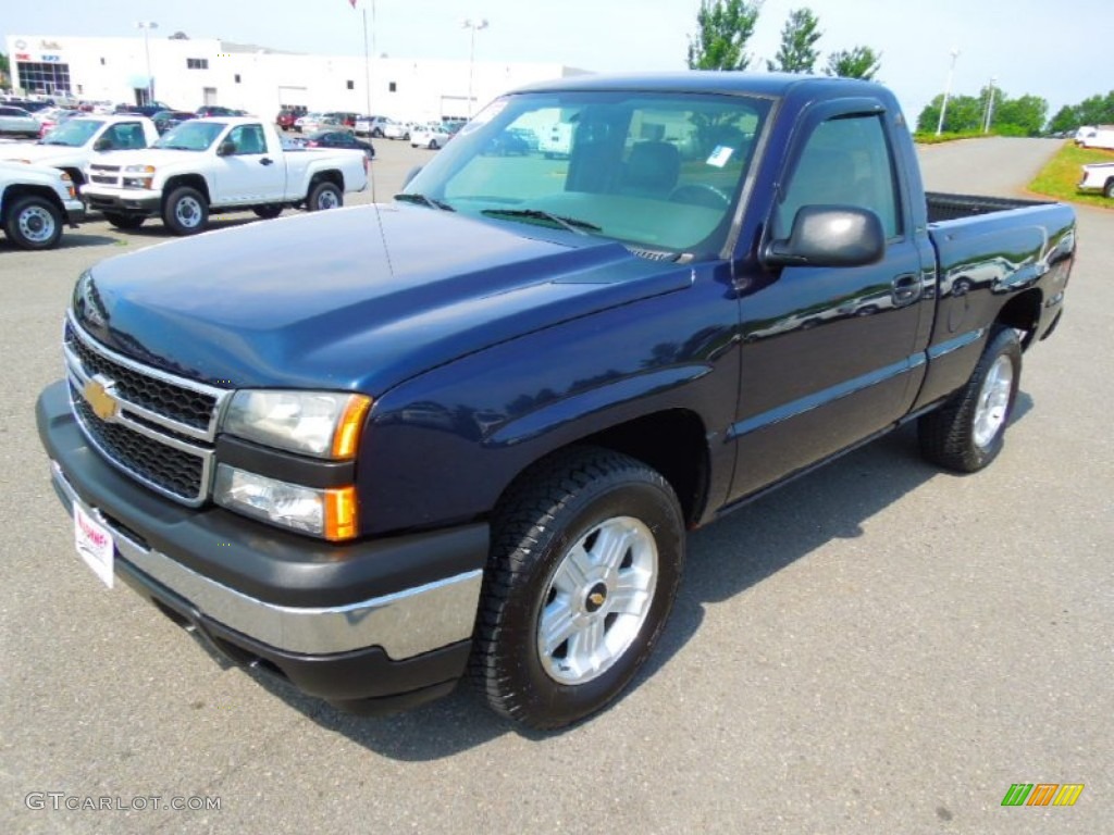 2006 Silverado 1500 LS Regular Cab 4x4 - Dark Blue Metallic / Dark Charcoal photo #1