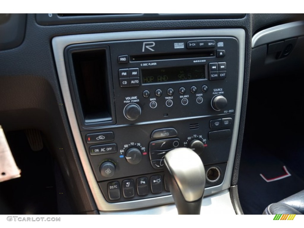 2006 Volvo S60 R AWD Controls Photos