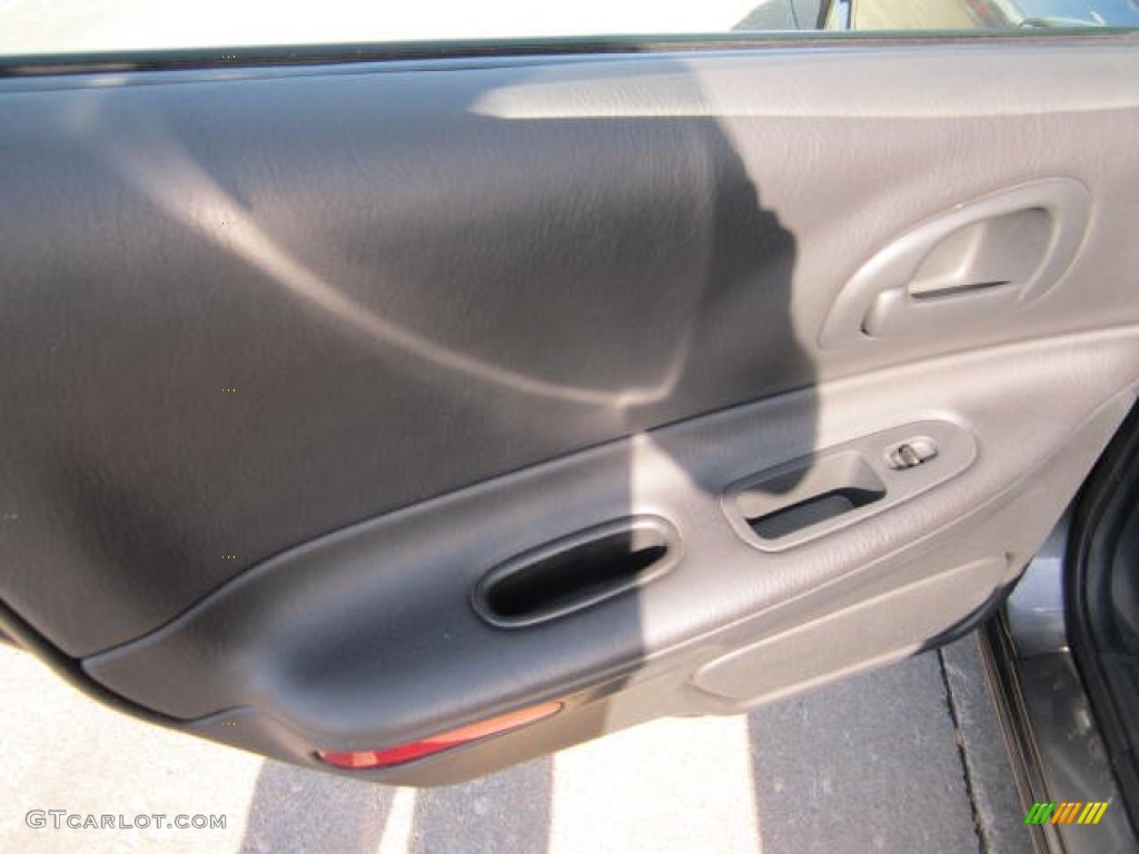 2004 Intrepid SE - Graphite Metallic / Dark Slate Gray photo #20